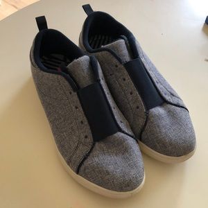 Skechers size 9 memory foam denim color slide on